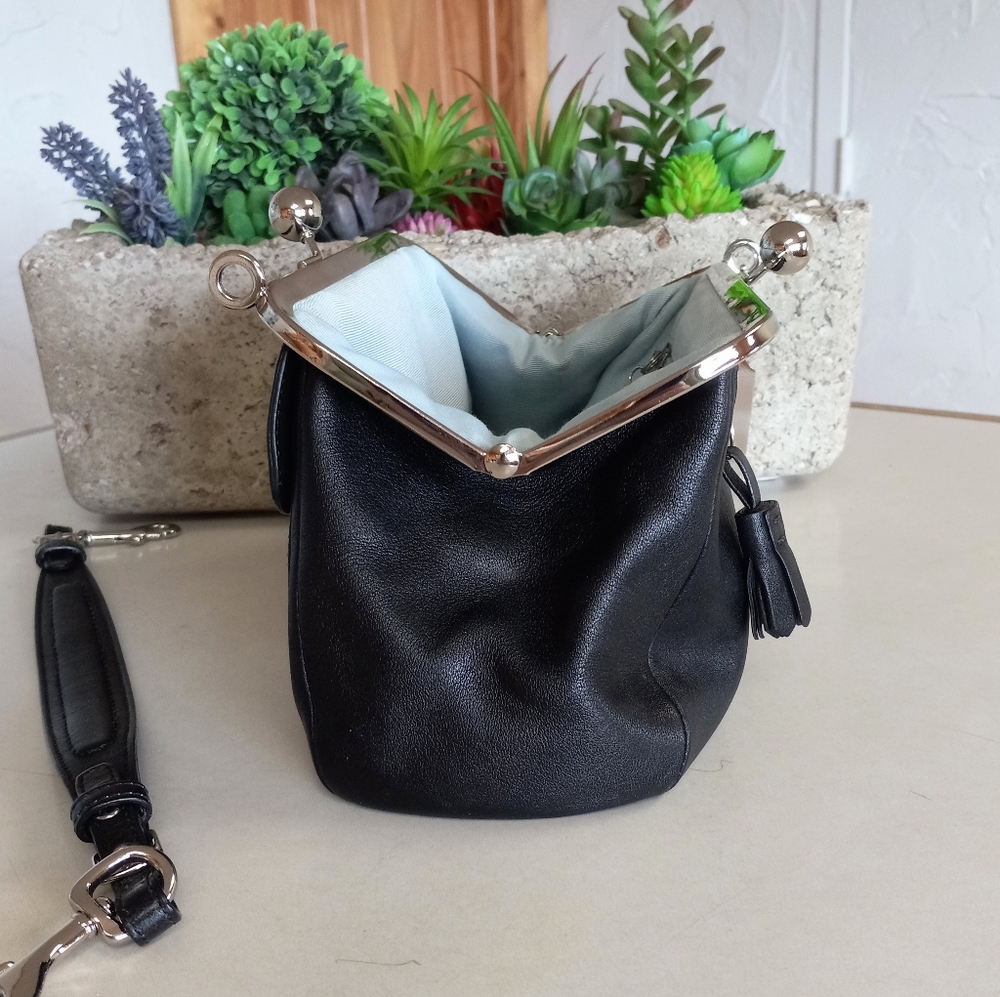 Coach Vintage, Kisslock Frame Satchel, all Black Smooth Leather. - Picture 9 of 9